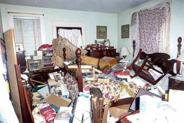 Vero Beach home improvement ideas include de-cluttering the house in preparation for selling it.